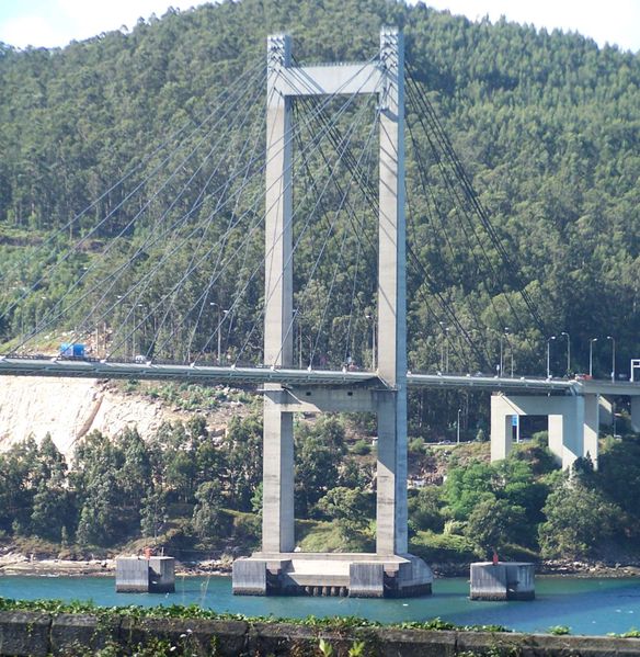 Archivo:Columna norte del Puente de Rande.JPG